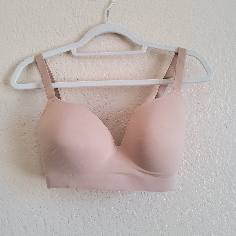 SOMA Enbliss Wireless Bra Size 34DD New